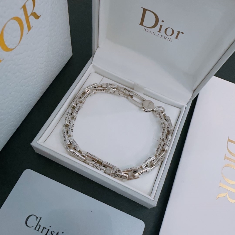 chr1st1an D10r necklaces